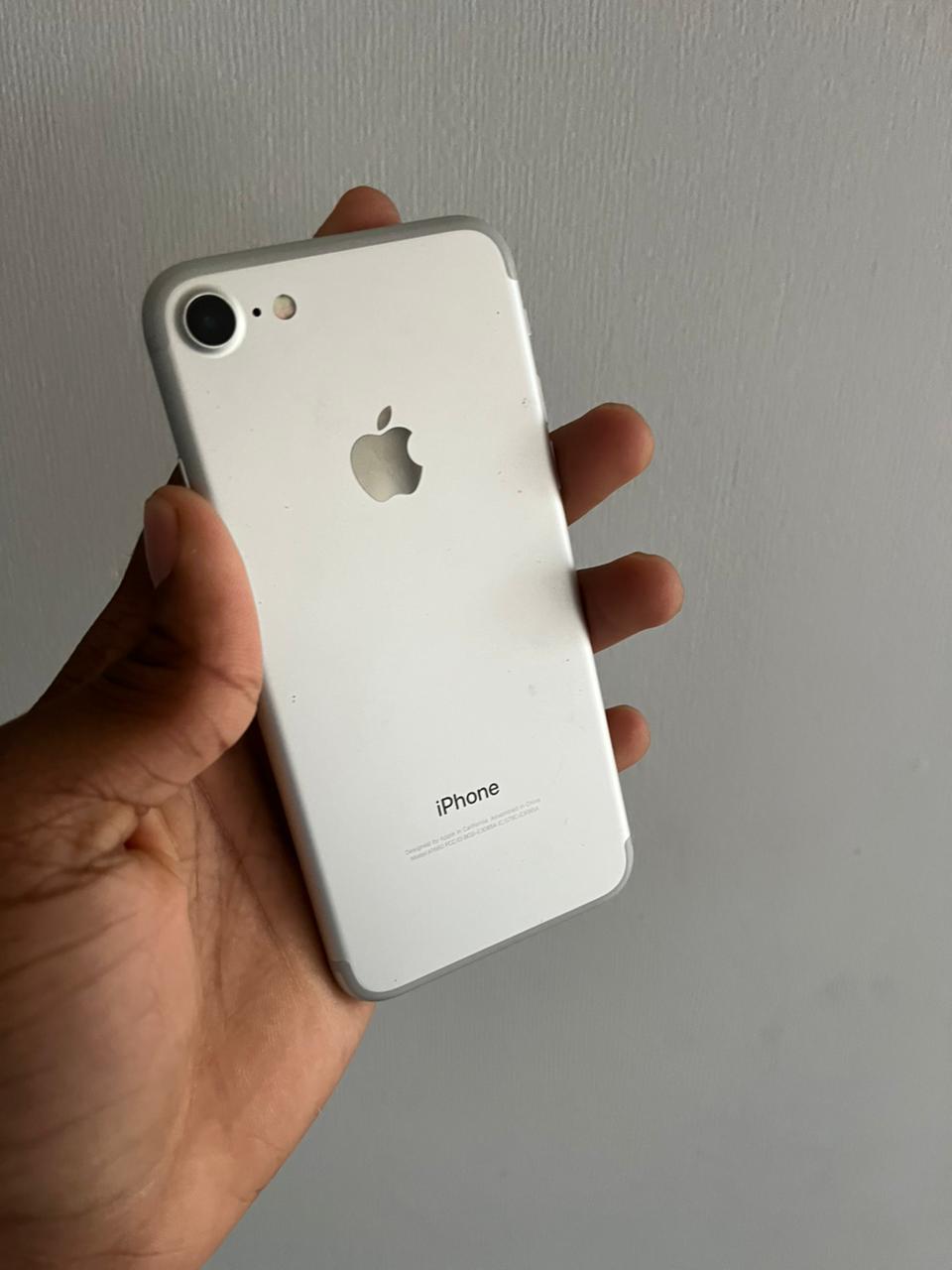 📱 iPhone 7 Gris – 32 GB | 100% Funcional | Batería 75%